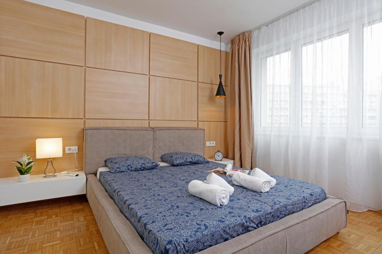 Lovely 2 Bedroom Apartment Near Old Town Bucareste Exterior foto