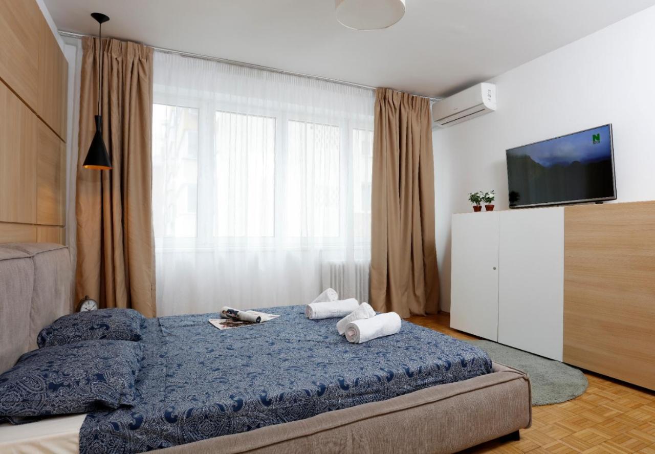 Lovely 2 Bedroom Apartment Near Old Town Bucareste Exterior foto