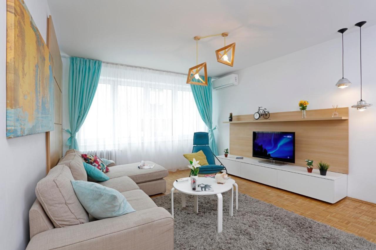 Lovely 2 Bedroom Apartment Near Old Town Bucareste Exterior foto